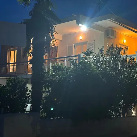 Lidas Golden View-all Around Veranda *