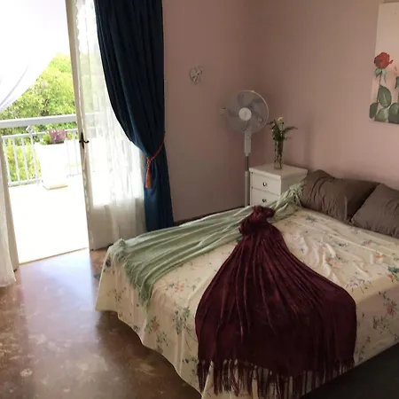 Lidas Golden View-all Around Veranda Lägenhet