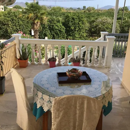 Lidas Golden View-all Around Veranda Apartment *
