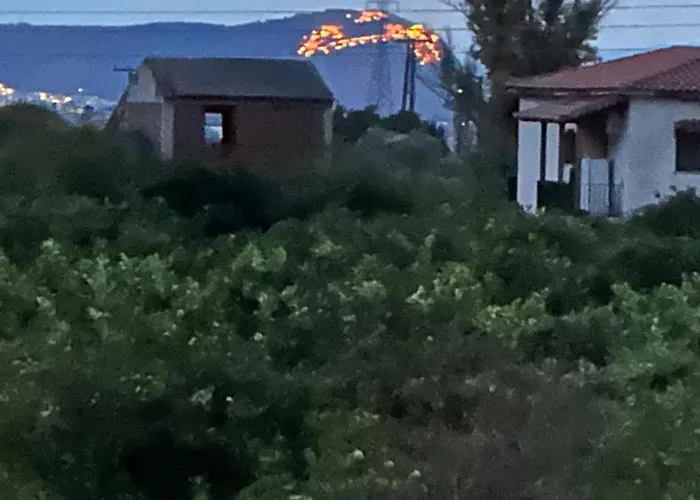 Lidas Golden View-all Around Veranda *